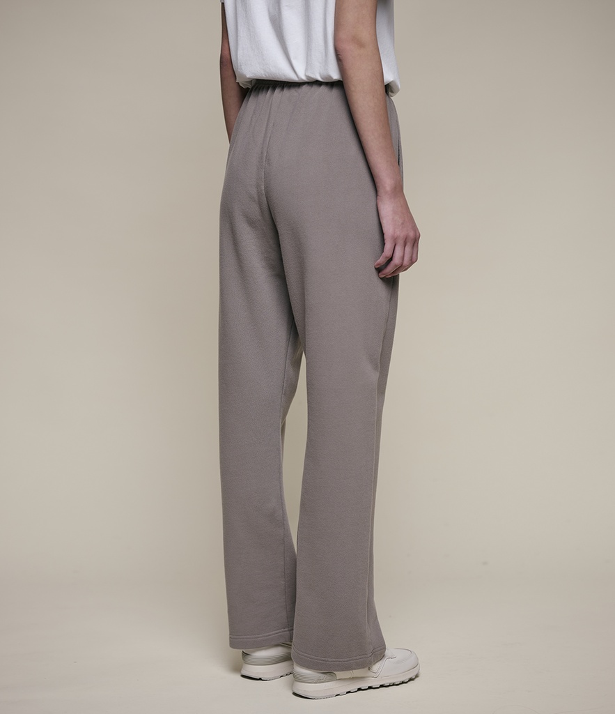 SWEATPTS01_061_11_Majolie
