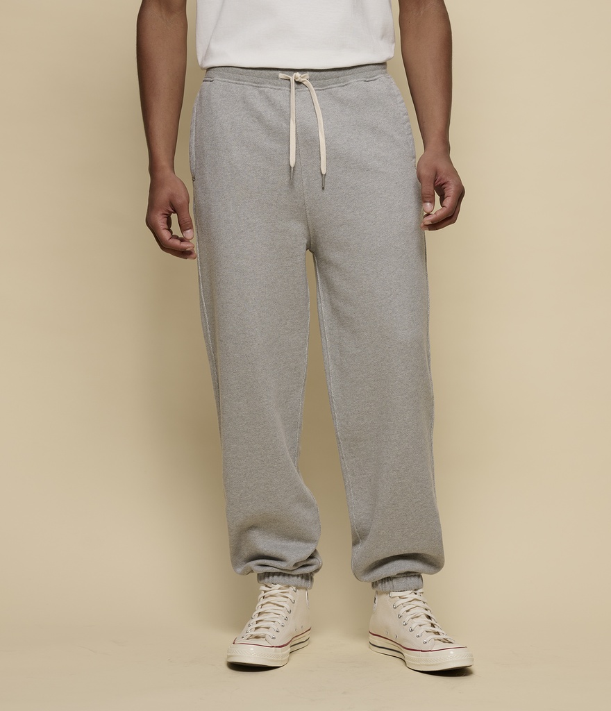 SWEATPTS02_80_10_Frank