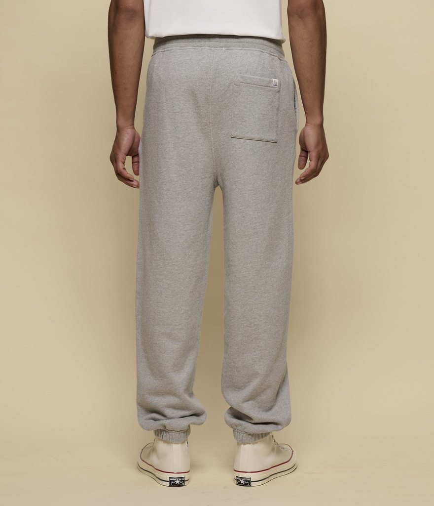 SWEATPTS02_80_11_Frank