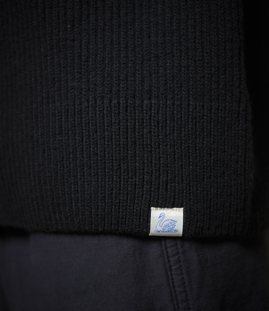WMOCKNECK01MC.99.12.Caroline.jpeg