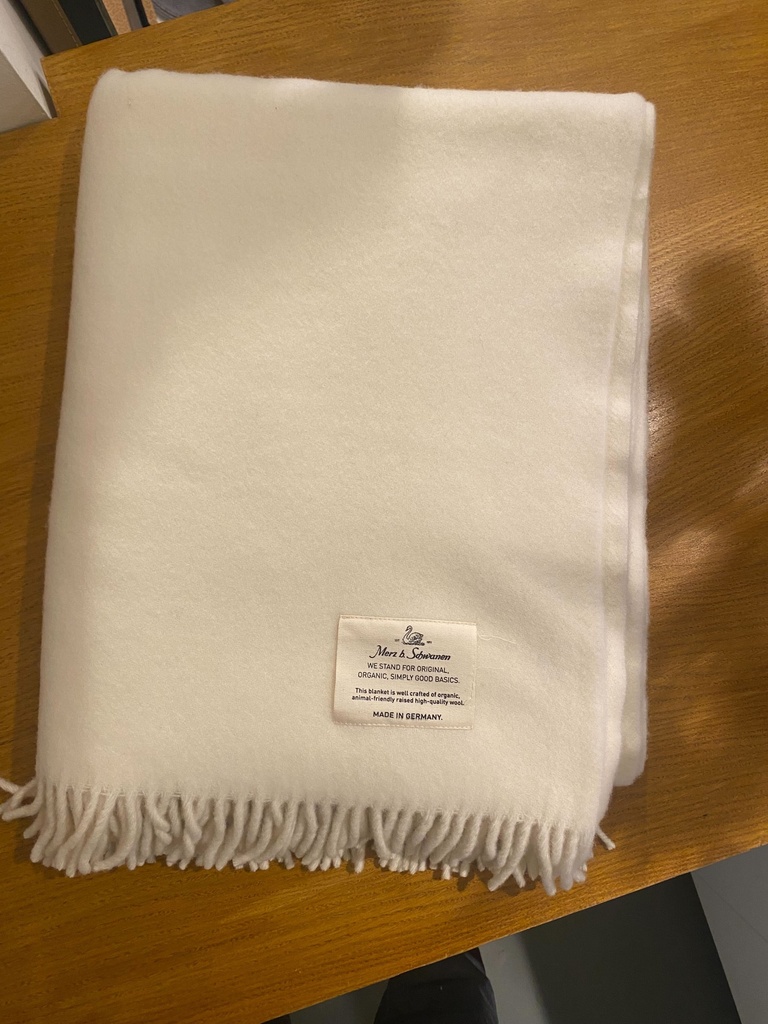 Leichtdecke, mit Fransen / Reine Schurwolle / 1,4m x 1,9m